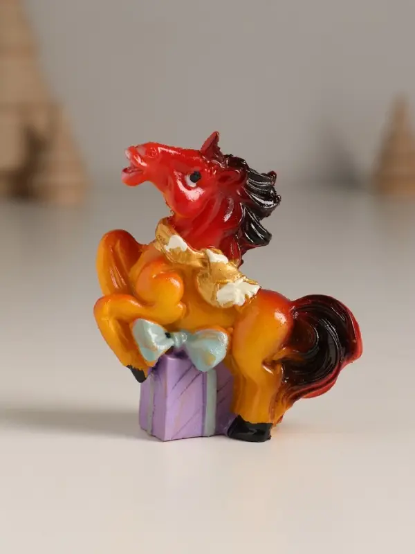 Сувенир полистоун "Новогодняя лошадка в шарфике" МИКС 6х2,5х6,8 см