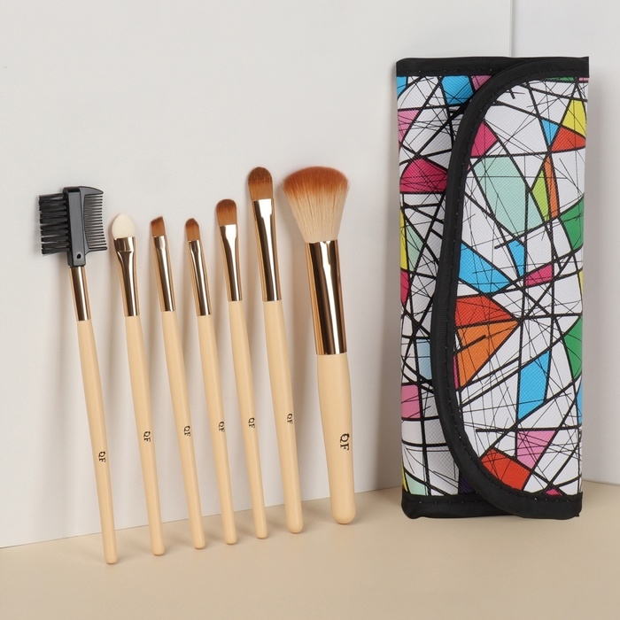 Набор кистей для макияжа &laquo;Чёрточки&raquo;, 7 предметов, чехол на кнопке, разноцветный