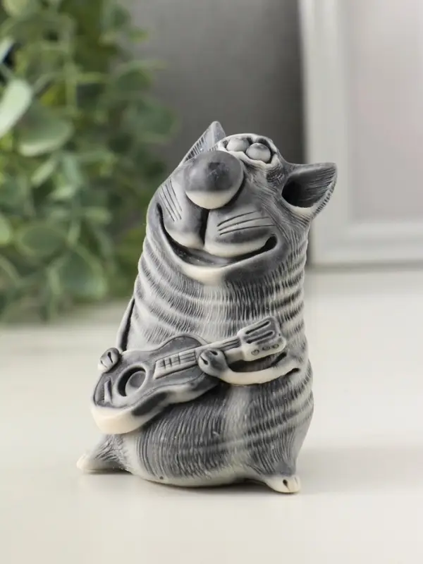 Сувенир "Кот с гитарой" 9 см