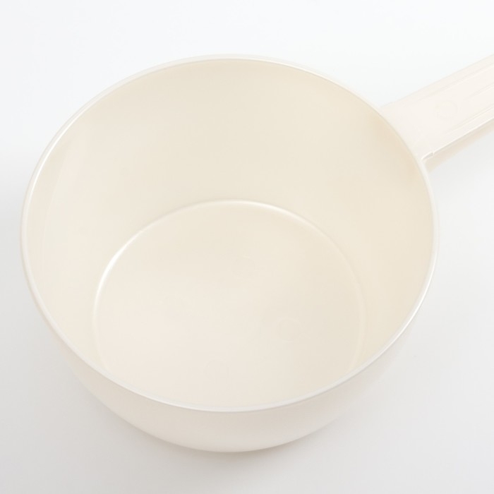 Ковш пластиковый для купания и мытья головы, детский банный ковшик, 1л., цвет белый пералмутр