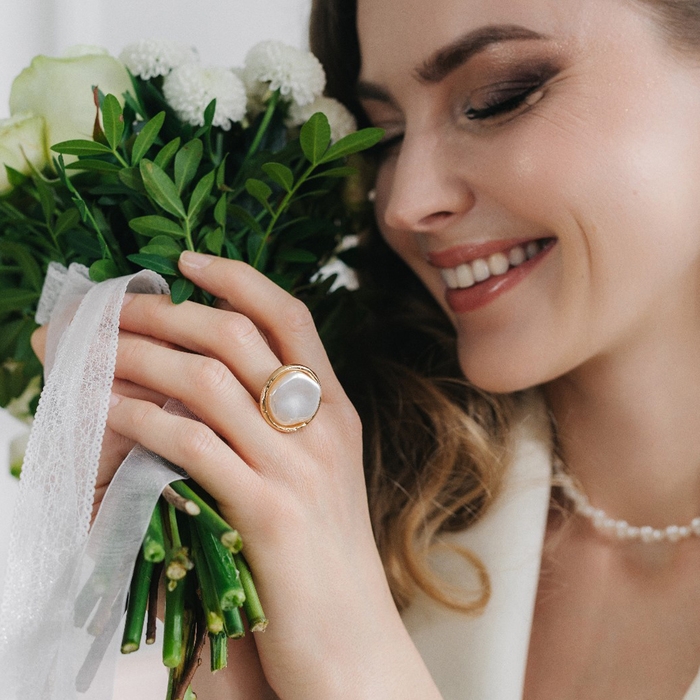 Кольцо &laquo;Перламутр&raquo; круг, цвет белый в золоте, безразмерное