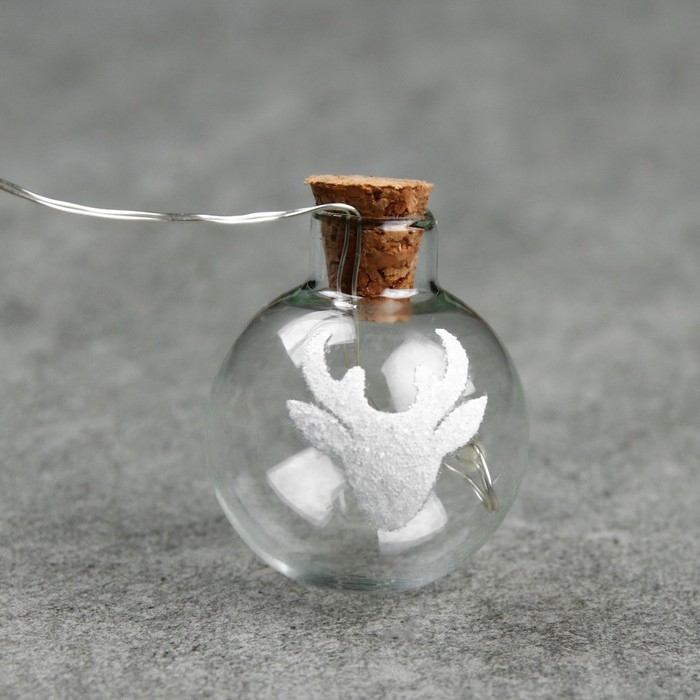 Гирлянда &laquo;Нить&raquo; 1.6 м с насадками &laquo;Шарики с оленем&raquo;, IP20, серебристая нить, 15 LED, батарейки ААх2 (нет в комплекте), свечение мульти