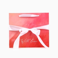 Пакет ламинированный с лентой &laquo;С любовью&raquo;, M 30 &times; 9 &times; 26 см