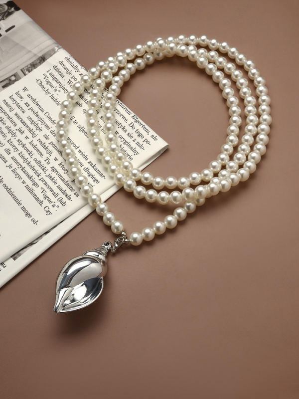 Портупея жемчужная с кулоном &laquo;Ракушка&raquo;, 129 см, белая в серебре