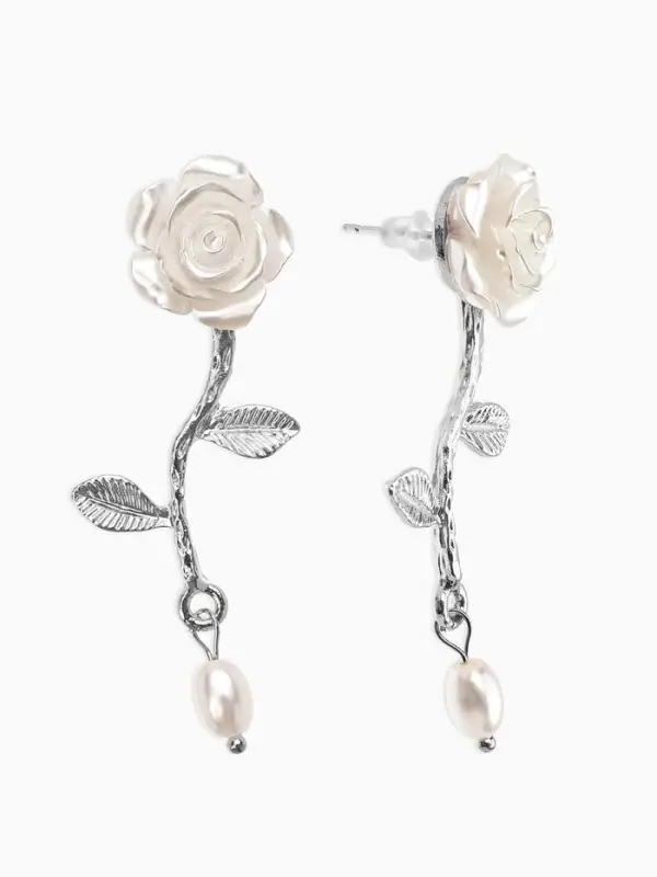 Серьги "Цветок розы", цвет белый в серебре