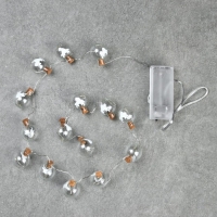 Гирлянда &laquo;Нить&raquo; 1.6 м с насадками &laquo;Шарики с оленем&raquo;, IP20, серебристая нить, 15 LED, батарейки ААх2 (нет в комплекте), свечение мульти