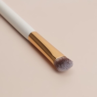 Кисть для макияжа &laquo;White&raquo;, 17,5 (&plusmn; 1) см, цвет белый