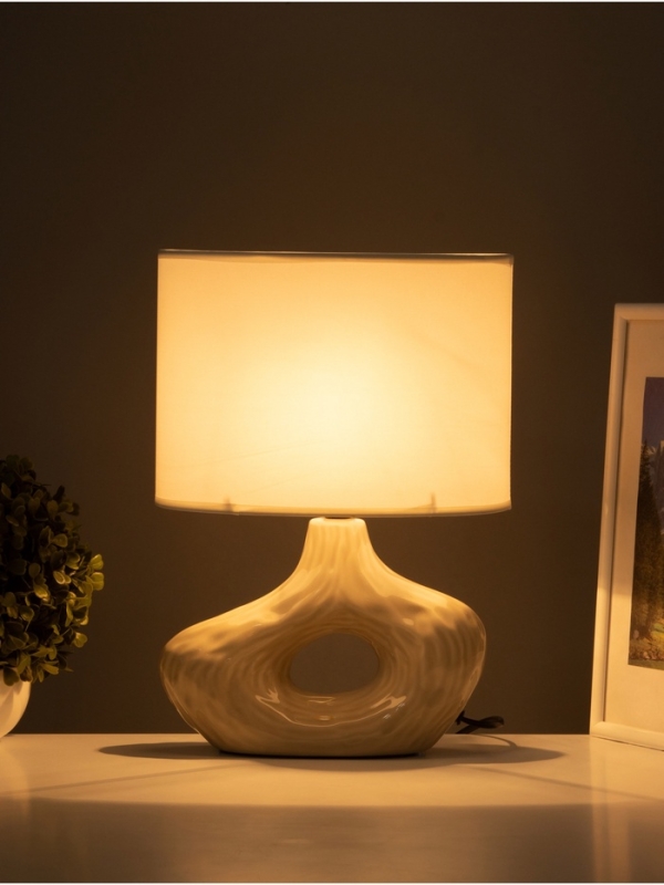 Настольная лампа "Эсмеральда" 1х15Вт Е14 молочный 25х15х33см