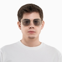 Очки солнцезащитные фотохромные, uv 400, дужка 13.5 см, ширина 12.7 см, линза 5 х 5.5 см