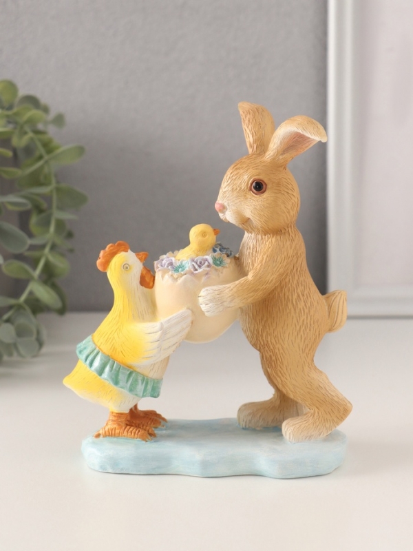 Сувенир полистоун "Зайчик и курочка с цыплёнком в скорлупе" 12х6х14 см