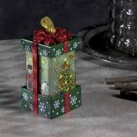 Светодиодная фигура &laquo;Зелёный подарок с ёлкой&raquo; 6.3 &times; 11.5 &times; 6.3 см, пластик, батарейки АААх3 (не в комплекте), эффект пламени