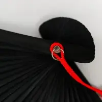 Веер бамбук, текстиль h=23 см "Веточка сакуры" красный, с кисточкой