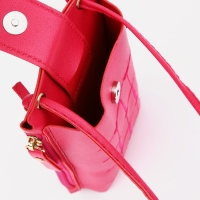 Сумка детская на магните, длинный ремень, цвет малиновый