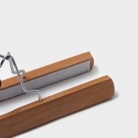 Вешалка для брюк и юбок Доляна, 25&times;16,5 см, зажим, цвет светлое дерево