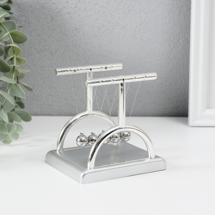 Маятник "Шары Ньютона" серебро 9х9х8 см