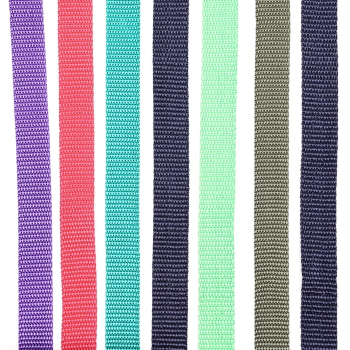 Поводок капроновый цветной Зооник, 2 м х 2 см, микс цветов