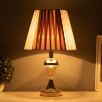 Лампа настольная "Стиль" 1х40Вт Е27+ LED подсветка 3Вт золото 28х28х46см