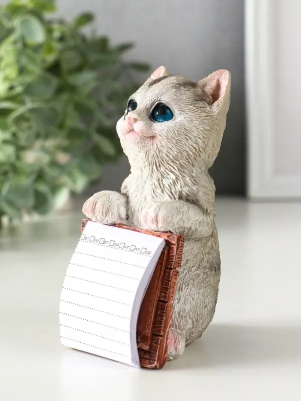 Сувенир полистоун с блокнотом 20 листов "Серый котик" 6,5х5х11 см