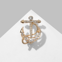 Брошь &laquo;Якорь&raquo; с бусинками, цвет белый в золоте
