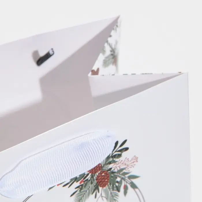 Пакет подарочный новогодний ламинированный квадратный &laquo;Зима&raquo;, 14 х 14 х 9 см