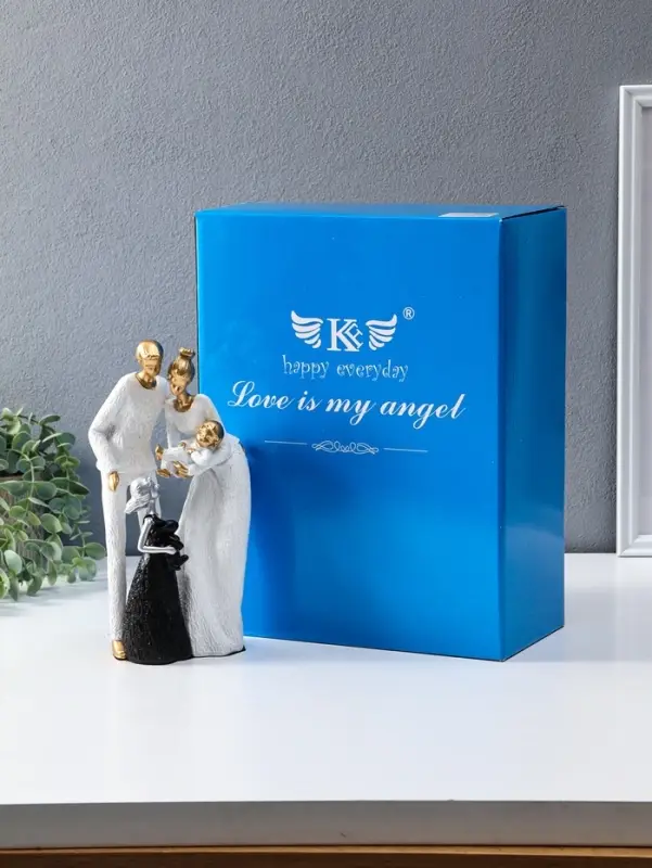 Сувенир полистоун "Родители с детьми" бело-золотой 8,5х13х25 см