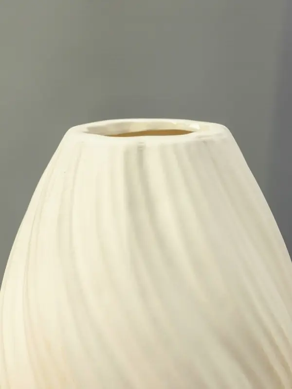 Ваза керамика настольная "Кеннет" 20,5х11,5х7 см, белый