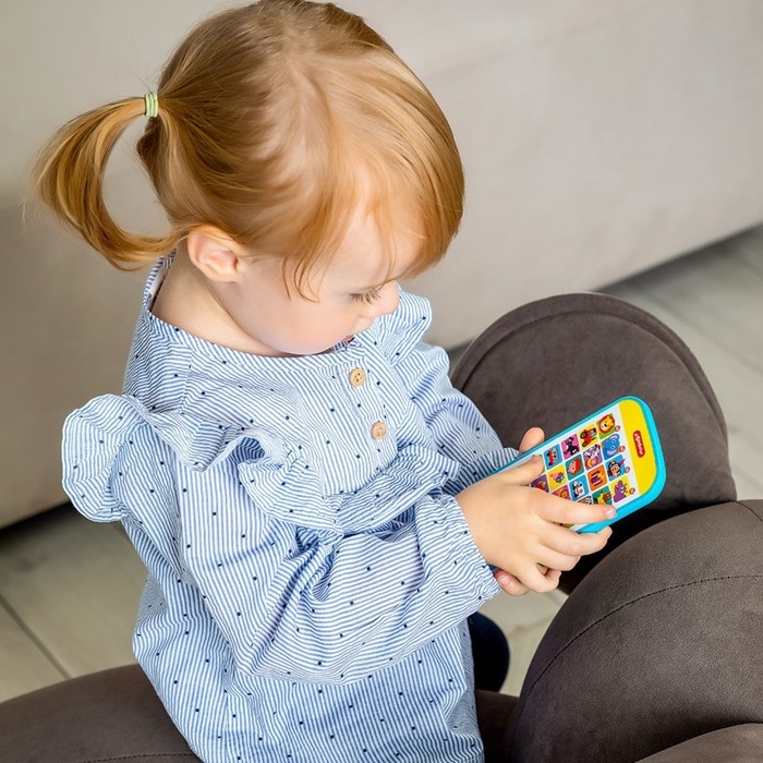 Музыкальный телефон &laquo;Любимые хиты. Весёлый мультиплеер&raquo;