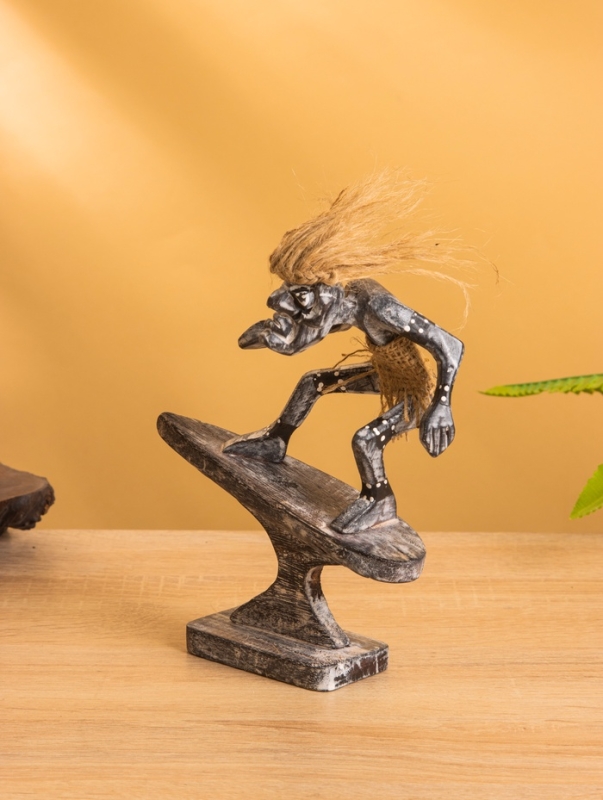 Сувенир "Абориген серфигист" дерево, 14х7х17 см