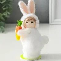 Сувенир пасхальный "Малыш в костюме кролика с морковкой" 7,5х5,5х14,5 см