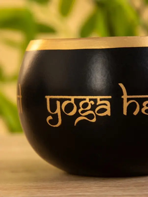 Свеча в чаше Yoga heal the soul чёрная, соевый воск 200 гр 8,5х7 см