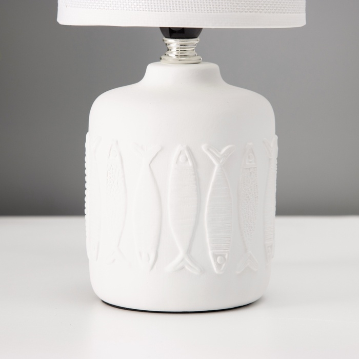 Настольная лампа с абажуром RISALUX &laquo;Фишер&raquo;, Е14, 40 Вт, белый, 13&times;13&times;27 см