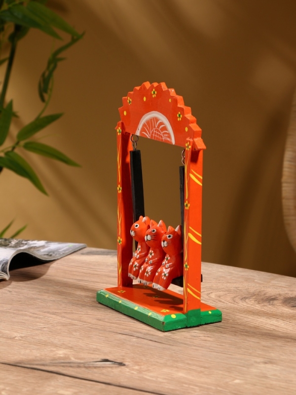 Сувенир интерьерный "Кошки на качелях" дерево 19х24 см