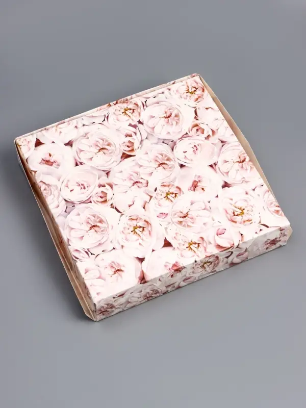 Коробка складная с окном &laquo;Пионы&raquo;, 20&times;20&times;4 см