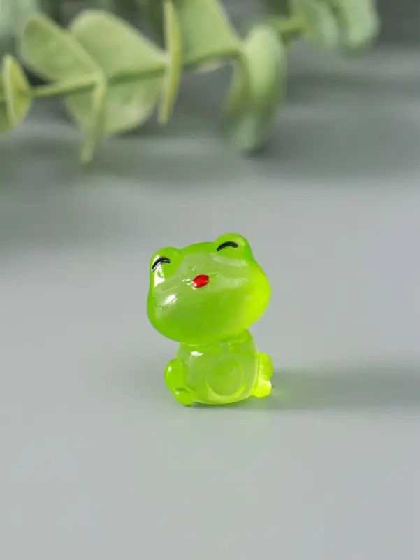 Сувенир эпоксидная смола флюоресцентный "Лягушата" набор 6 шт 3,2х2,5х2 см