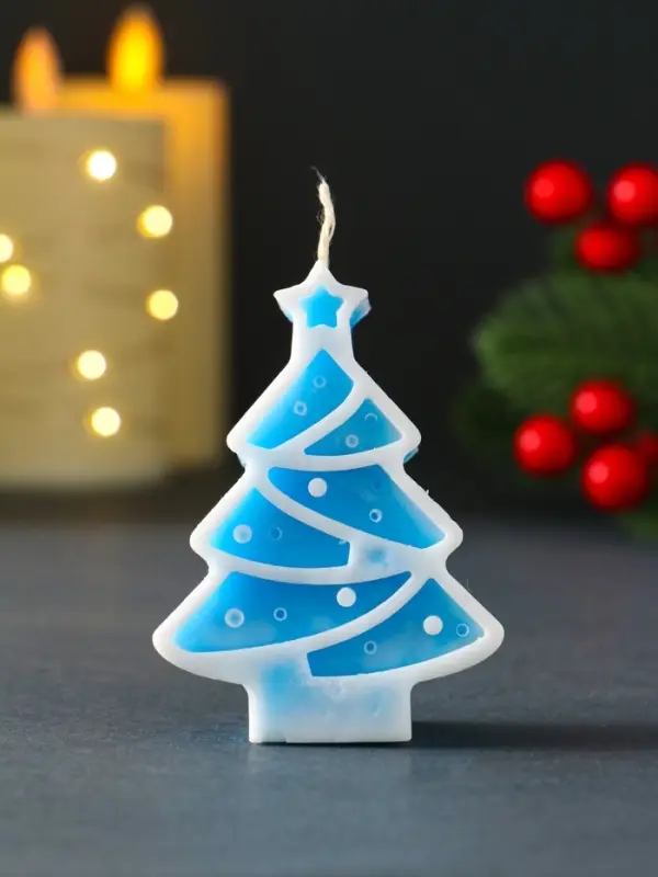 Свеча новогодняя "Ёлочка с гирляндой" 55х75 мм, голубой