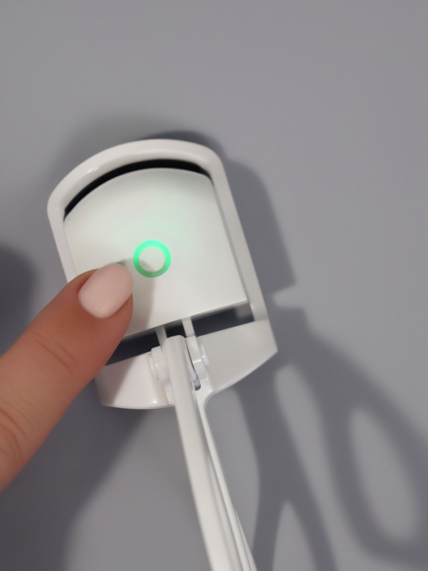 Электрический керлер д/ресниц USB 13*6,5*4,1 см белый к/короб QF