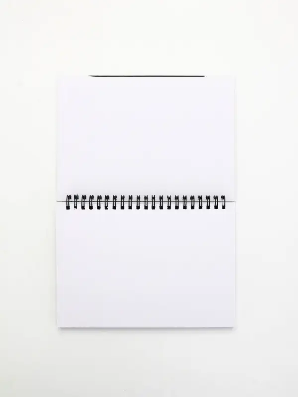 Скетчбук в твердой обложке на гребне А5 80 л 100 г/м "Котик"