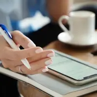 Ручка шариковая Favorite, белая с синим