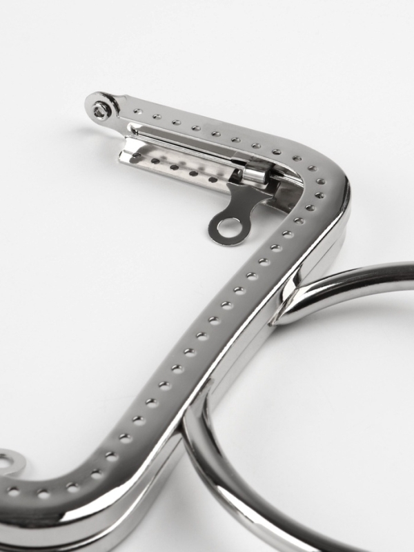 Фермуар пришивной, 12.5&times;7.5 см, с ручкой d=7.5&times;9 см, цвет серебристый