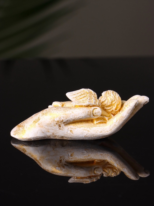 Фигура "Ангелок на ладони спит" малый, 3х7х3 см, позолота