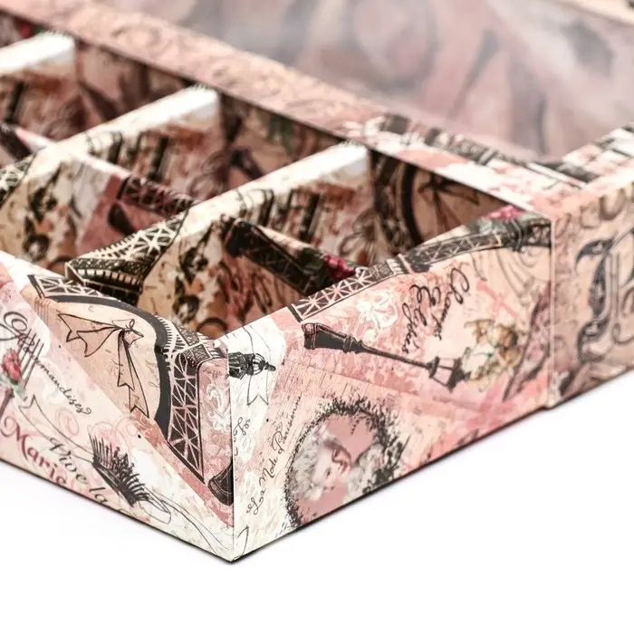 Коробка под 8 конфет + шоколад, с окном, Paris 17.7&times;17.85&times;3.85 см