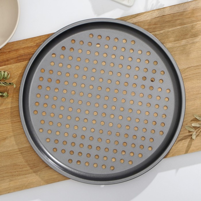 Форма для пиццы Доляна &laquo;Жаклин&raquo;, 33&times;1.5 см, перфорированная, антипригарное покрытие, цвет чёрный