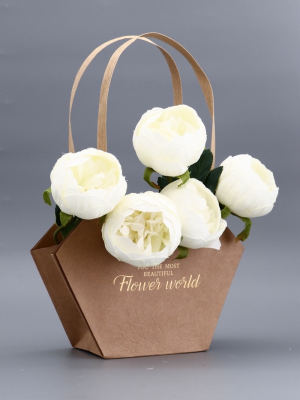 Сумка для цветов тиснение крафт, "Самой прекрасной", влагостойкая, 23х15х9 см