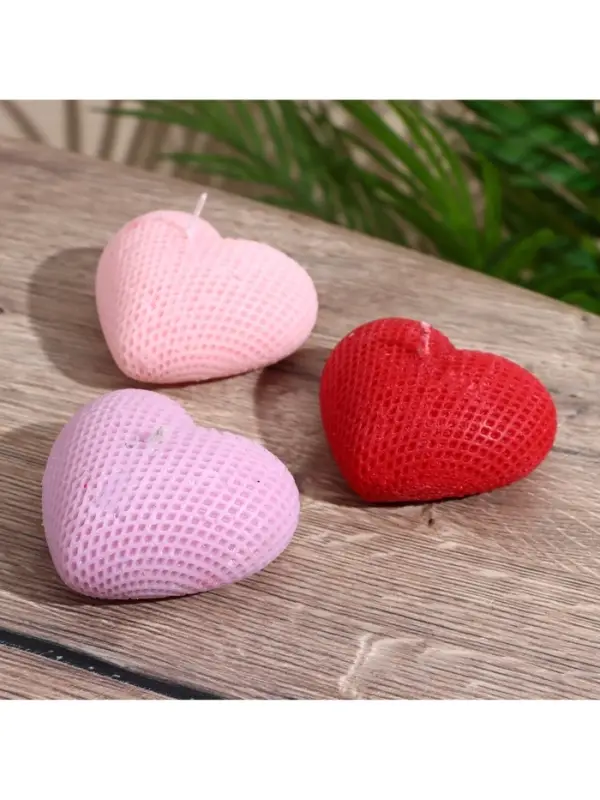 Свеча Свеча "Сердце в сеточку" 4х6х3 см, соевый воск, микс