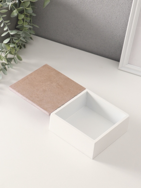 Шкатулка для украшений &laquo;Сердечки белые на сиреневом квадрате&raquo;, дерево, 12&times;12&times;5.3 см