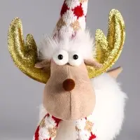 Кукла интерьерная "Лосик в белой шубе, колпаке и шарфе с узорами" 22х12х48 см