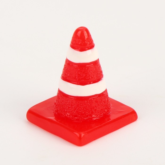 Миниатюра кукольная &laquo;Дорожный конус&raquo;, набор 4 шт., размер 1 шт. &mdash; 1,5 &times; 2 &times; 1,5 см