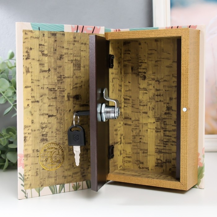 Сейф-книга дерево кожзам "Рука в руке" 21х13х5 см