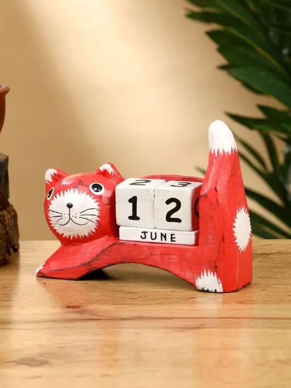 Календарь настольный "Кошка" дерево 13х4х10 см, цв. красный