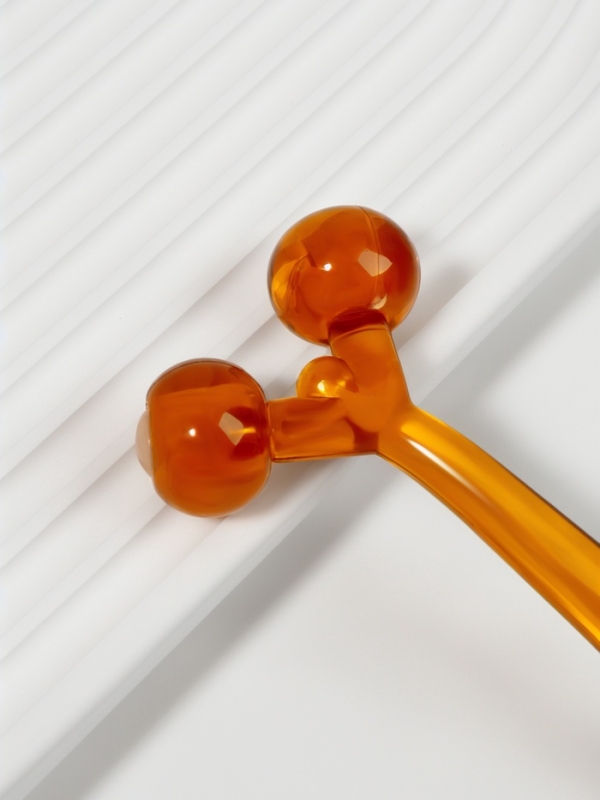 Массажёр для лица и зоны декольте, 2 шара, 14 &times; 6 &times; 2 см, цвет коричневый